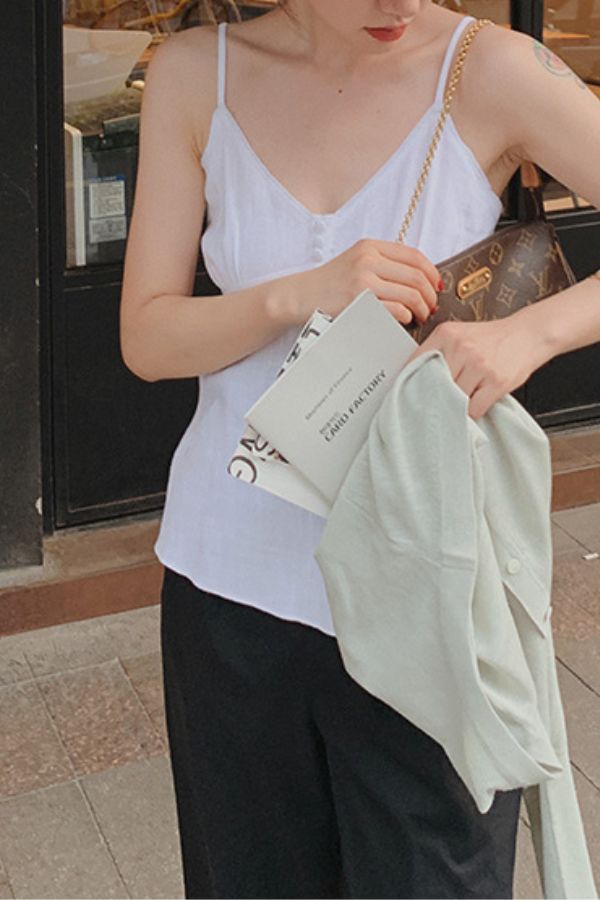 SLEEVELESS TOP